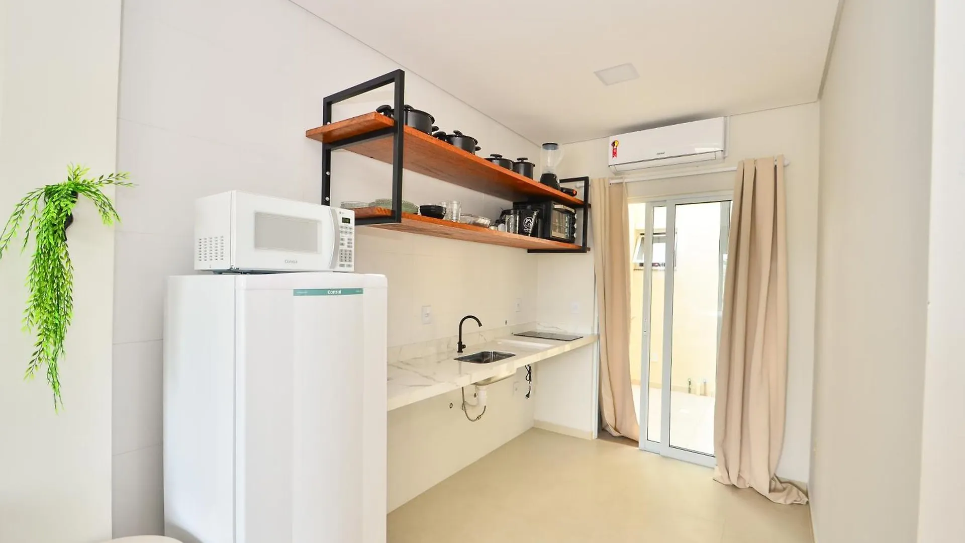 Inhome: Estudio 2, Praticidade No Campeche N1518 Florianópolis Brezilya